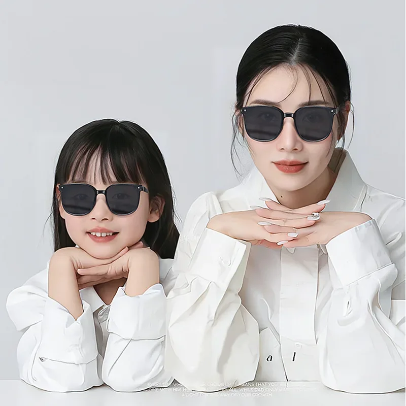 Детски Маркови слънчеви очила дизайн за Слънчеви очила за момчета и момичета Модни Стръмни детски очила Сгъваеми нюанси UV400 Външни защитни очила . ' - ' . 2