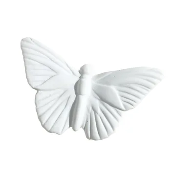 В скандинавски стил Нежни Красиви Бели керамични пеперуди, на фона на всекидневна, Висулка във формата на пеперуда, декорация за дома WWO66